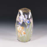 Jugendstil-Vase mit Irisdekor - photo 1