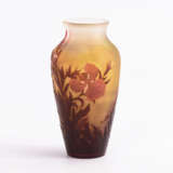 Jugendstil-Vase mit Blumendekor - photo 1