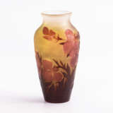 Jugendstil-Vase mit Blumendekor - photo 2