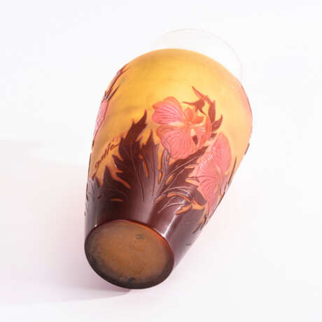 Jugendstil-Vase mit Blumendekor - photo 3