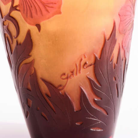 Jugendstil-Vase mit Blumendekor - photo 5