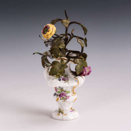 Miniaturvase mit Blumenstrauß aus Metall - Foto 1