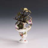 Miniaturvase mit Blumenstrauß aus Metall - фото 2