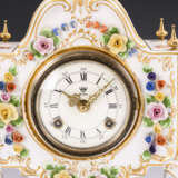 Uhr mit Blütenbelag - Foto 2