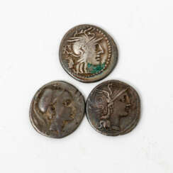 3-teiliges Konvolut Antiken der Röm. Republik /Silber - bestehend aus 1 x Röm. Republik - 1 Denar 109 v. Chr, Gaius Claudius Pulcher,