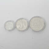 Kleine Zusammenstellung von Münzen und Medaillen, - photo 3