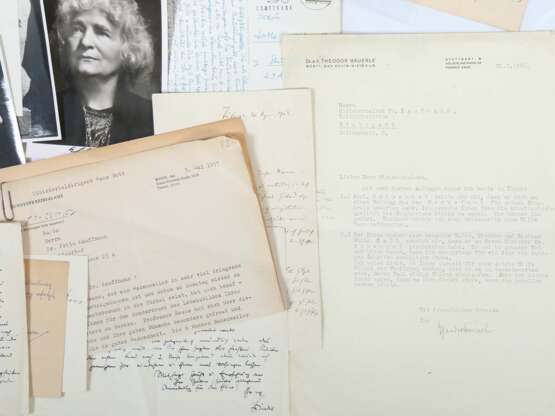 Künstlerkorrespondenzen Hand-/maschinengeschriebene Karten und Briefe unter anderem von Felix Petyrek - Foto 4