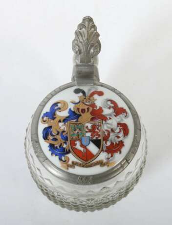 Tübinger Igel Klarglas mit Rautenrelief, Zinndeckel mit Porzellaneinsatz, darauf Studentika-Wappen einer Braunschweiger Verbindung - фото 2