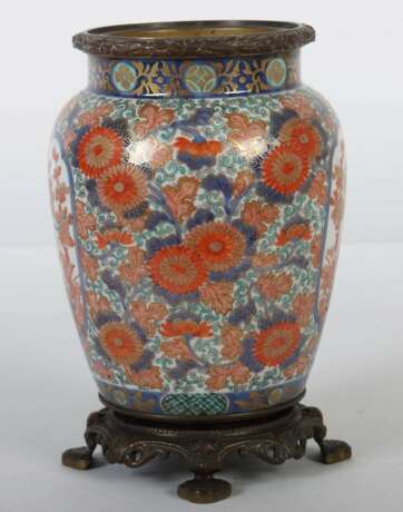 Vase im Imari-Stil wohl China - photo 2