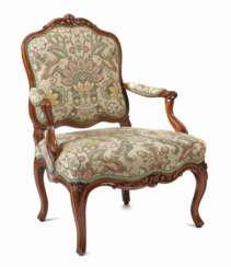 Fauteuil im Rokoko-Stil wohl 19. Jahrhundert