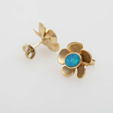 Paar Ohrstecker "Blüten" mit Opalen - photo 3