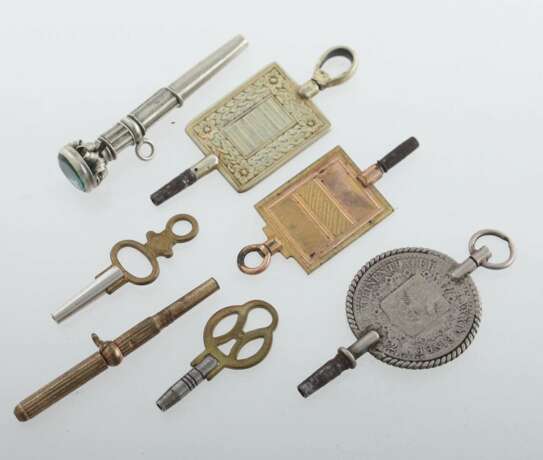 Konvolut Uhrenschlüssel Meist 19. Jahrhundert - фото 1