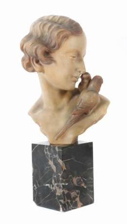 Dommisse, Johannes Antwerpen 1878 - 1955 ebd., belgischer Bildhauer. ''Damenbüste mit Wellensittichen'' - Foto 1
