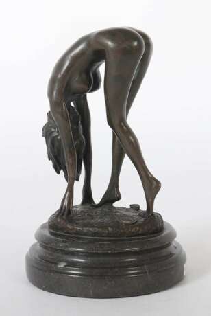 Bildhauer des 20. Jahrhundert ''Stehender weibl. Akt'' - Foto 2