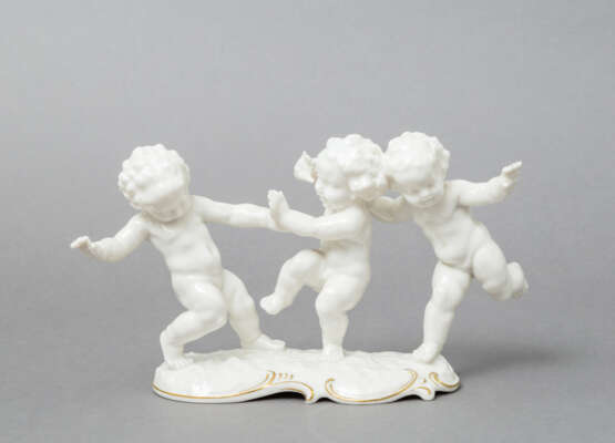 HUTSCHENREUTHER Figurengruppe '3 spielende Kinder', Marke von 1955-68. - фото 1