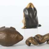 Bildhauer des 20. Jahrhundert 3 Kleinfiguren: ''Zitrone mit Hosenträgern'' - фото 2