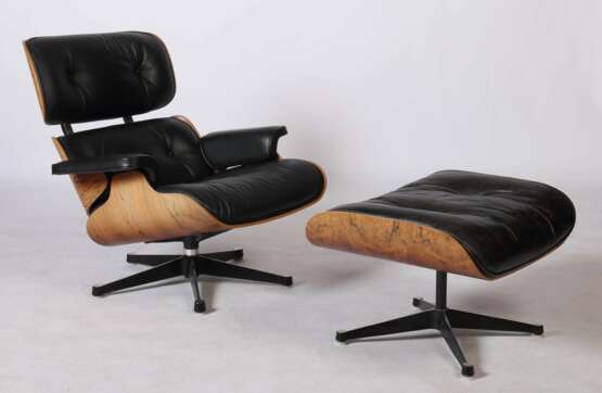 Eames, Charles & Ray US-amerikanisches Designer- und Architektenehepaar. Lounge Chair ''670'' - photo 2