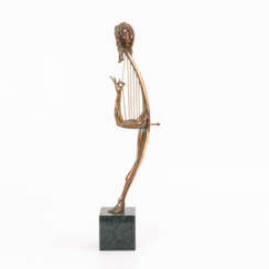 Surrealistische Figur mit Harfe