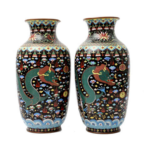 Paar Cloisonné-Vasen, CHINA, 20. Jahrhundert - Foto 1