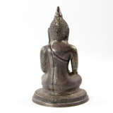 Buddha Shakyamuni-Darstellung aus Metall. THAILAND, 20. Jahrhundert - Foto 3
