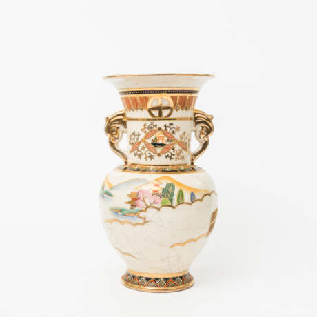 KonvoluTiefe: 5 Vasen im Satsuma-Stil. JAPAN, 20. Jahrhundert - photo 2