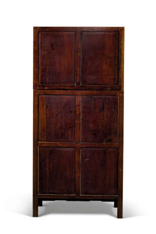 A LARGE PAIR OF CARVED COMPOUND HUALI 'DRAGON' CABINETS - Foto 4