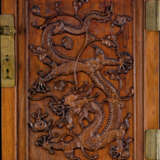 A LARGE PAIR OF CARVED COMPOUND HUALI 'DRAGON' CABINETS - photo 6