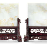 A PAIR OF IMPERIALLY INSCRIBED AND GILT-DECORATED JADE TABLE... - фото 2
