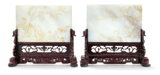A PAIR OF IMPERIALLY INSCRIBED AND GILT-DECORATED JADE TABLE... - photo 2