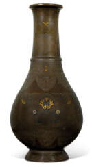 A LARGE SILVER AND GOLD-INLAID PEAR-SHAPED BRONZE VASE
