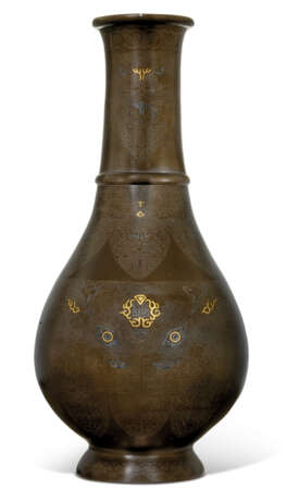A LARGE SILVER AND GOLD-INLAID PEAR-SHAPED BRONZE VASE - photo 2