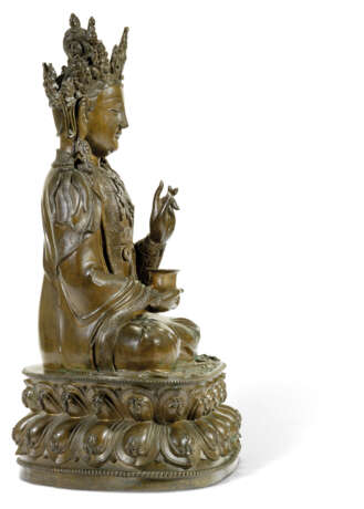 A LARGE AND FINELY-CAST INSCRIBED BRONZE FIGURE OF AVALOKITE... - Foto 2
