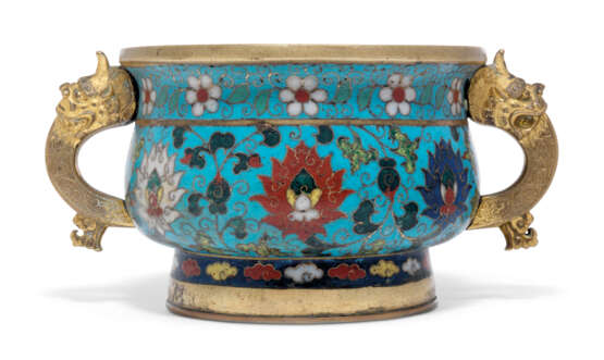 A CLOISONNÉ ENAMEL 'LOTUS' TWIN-HANDLED CENSER - photo 2