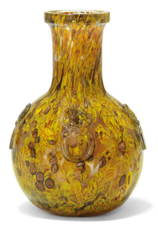A RARE SMALL MOTTLED AND GILT-SPLASHED GLASS BOTTLE VASE - фото 1