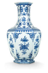 A LARGE MING-STYLE BLUE AND WHITE HEXAGONAL VASE