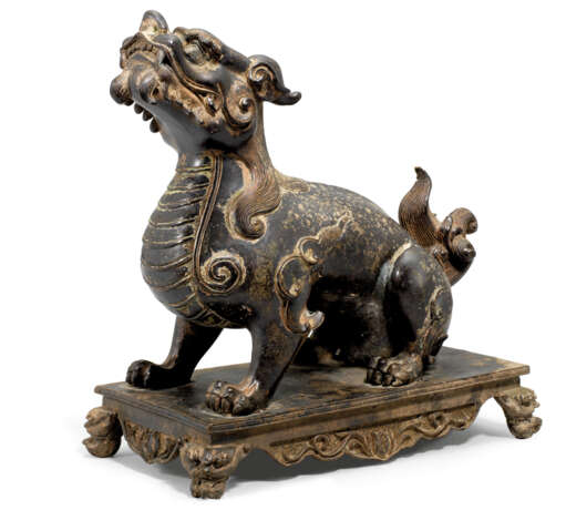 A BRONZE FIGURE OF A QILIN - photo 1