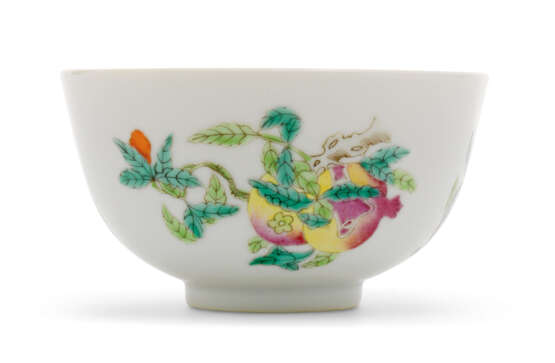 A FAMILLE ROSE 'SANDUO' BOWL - photo 1