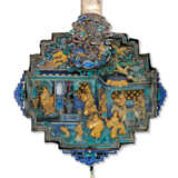 A LARGE SILVER AND ENAMEL NECKLACE AND A COLLECTION OF ENAME... - Foto 3