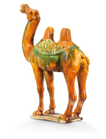 A LARGE SANCAI-GLAZED POTTERY FIGURE OF A CAMEL - Foto 2