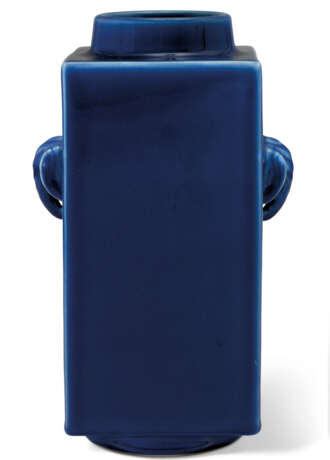 A BLUE-GLAZED CONG-SHAPED VASE - photo 3