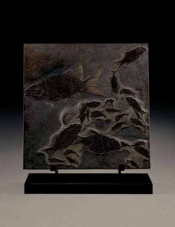 A SQUARE FOSSIL FISH PLAQUE - фото 1