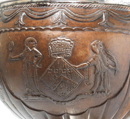 A GEORGE III SILVER-MOUNTED COCONUT CUP - photo 8