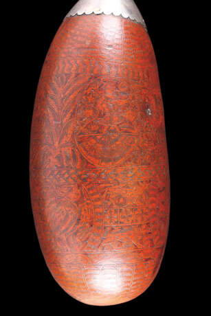 A SOUTH AMERICAN WHITE-METAL-MOUNTED ENGRAVED GOURD FLASK - photo 5
