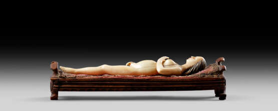 A GERMAN IVORY ANATOMICAL MODEL OF A PREGNANT WOMAN - фото 1