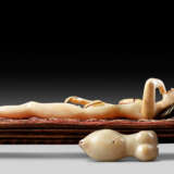 A GERMAN IVORY ANATOMICAL MODEL OF A PREGNANT WOMAN - фото 10