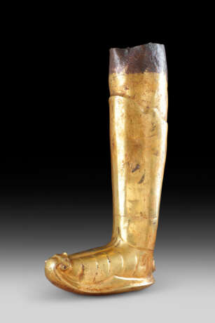 A GILT-BRONZE REPOUSSE LEG OF A BUDDHIST DEITY OR KING - фото 4