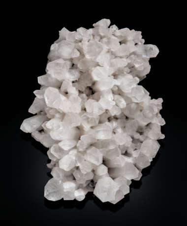 A LARGE QUARTZ CLUSTER - фото 1