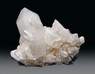 A QUARTZ CLUSTER WITH LARGE CRYSTAL