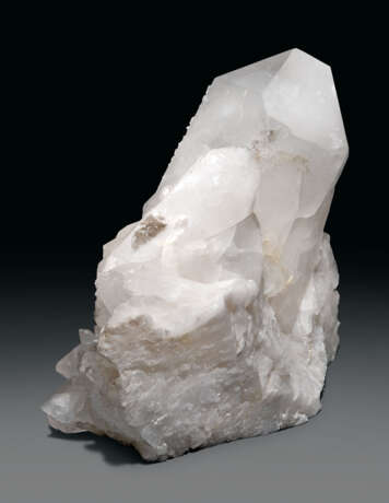 A QUARTZ CLUSTER WITH LARGE CRYSTAL - фото 3