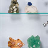 A MODERN COLLECTOR'S CABINET WITH TWENTY FOUR FINE MINERAL SPECIMENS - photo 4
